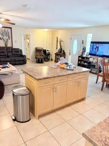 1121 NW 86th Terrace Pembroke Pines FL 33024