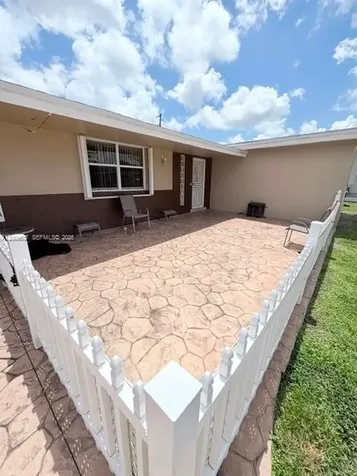 1121 NW 86th Terrace Pembroke Pines FL 33024