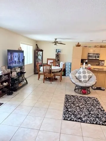 1121 NW 86th Terrace Pembroke Pines FL 33024