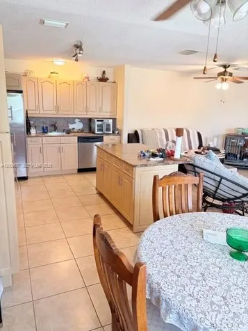 1121 NW 86th Terrace Pembroke Pines FL 33024