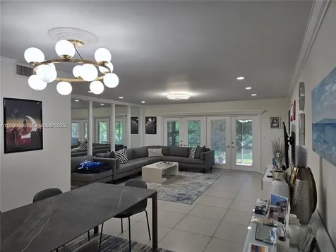 295 Jacaranda Drive Plantation FL 33324