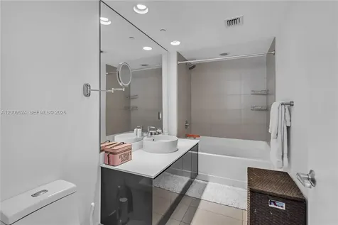 31 SE 6th Street Miami FL 33131