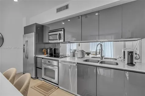 31 SE 6th Street Miami FL 33131