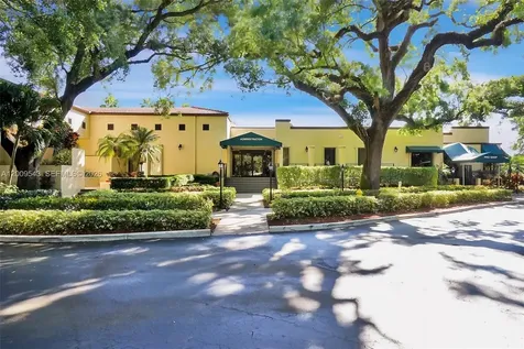 9340 Lagoon Place Davie FL 33324