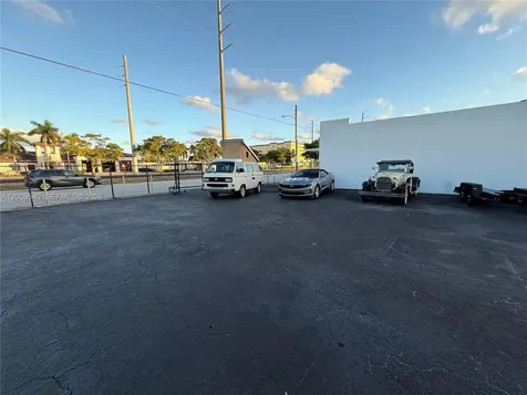 1822 N Dixie Highway Hollywood FL 33020