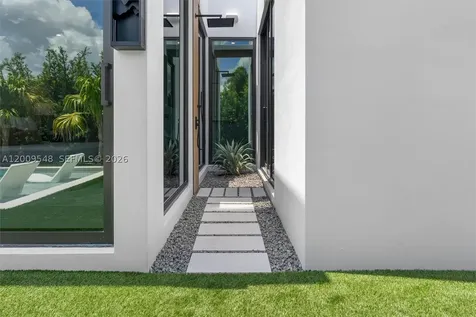 201 NE 27th Drive Wilton Manors FL 33334