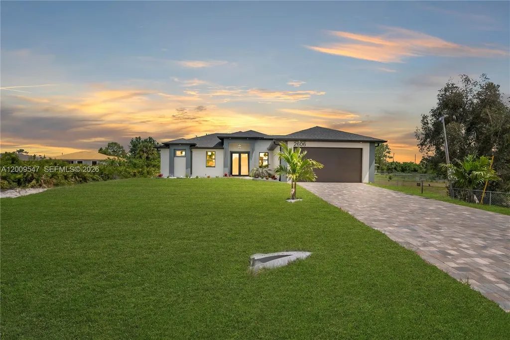 2606 40th Street SW Lehigh Acres FL 33976