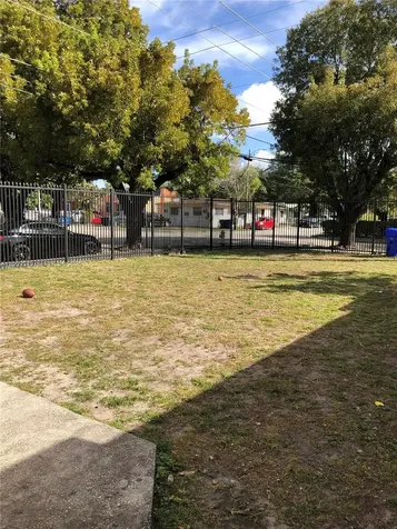912 NW 55th Terrace Miami FL 33127