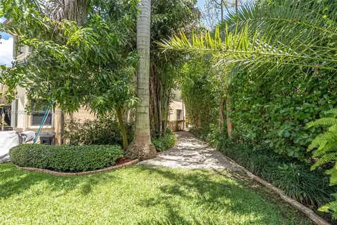 2604 NE 1st Street Homestead FL 33033