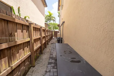 2604 NE 1st Street Homestead FL 33033