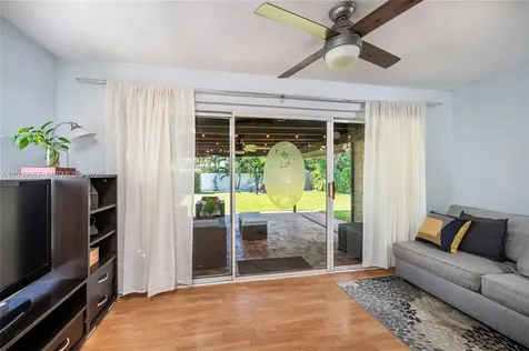 1756 71st Street Miami Beach FL 33141