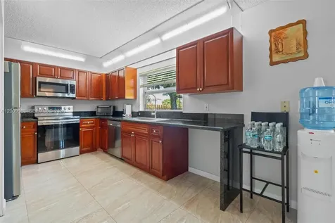 1001 SW 100th Terrace Pembroke Pines FL 33025
