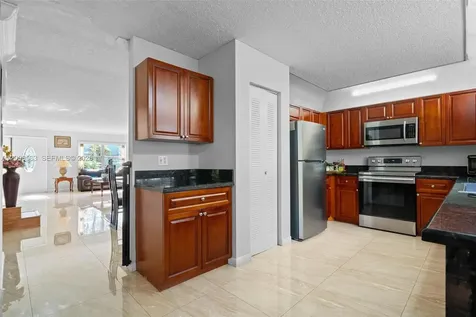 1001 SW 100th Terrace Pembroke Pines FL 33025