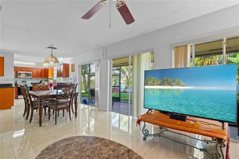 1001 SW 100th Terrace Pembroke Pines FL 33025