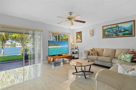 1001 SW 100th Terrace Pembroke Pines FL 33025