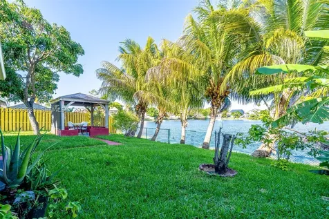 1001 SW 100th Terrace Pembroke Pines FL 33025
