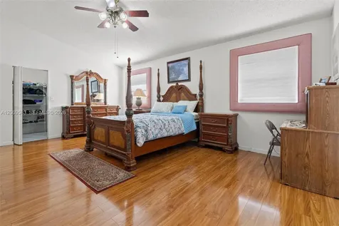 1001 SW 100th Terrace Pembroke Pines FL 33025