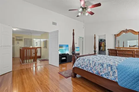 1001 SW 100th Terrace Pembroke Pines FL 33025