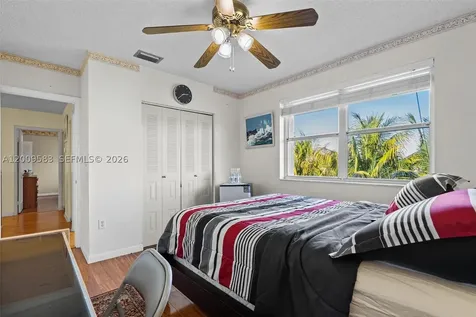 1001 SW 100th Terrace Pembroke Pines FL 33025