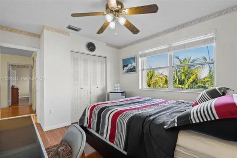 1001 SW 100th Terrace Pembroke Pines FL 33025