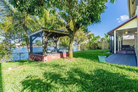 1001 SW 100th Terrace Pembroke Pines FL 33025