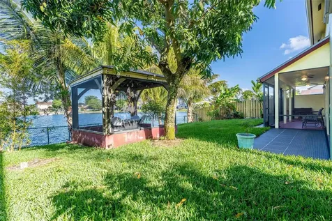 1001 SW 100th Terrace Pembroke Pines FL 33025