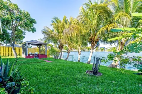 1001 SW 100th Terrace Pembroke Pines FL 33025