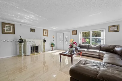 1001 SW 100th Terrace Pembroke Pines FL 33025