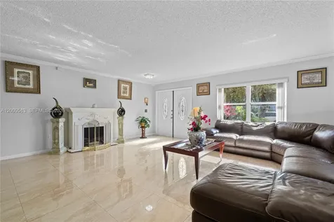 1001 SW 100th Terrace Pembroke Pines FL 33025