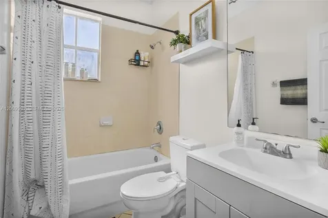 9239 SW 227th Street Cutler Bay FL 33190