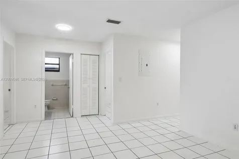 11649 NW 91st Avenue Hialeah Gardens FL 33018