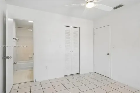 11649 NW 91st Avenue Hialeah Gardens FL 33018