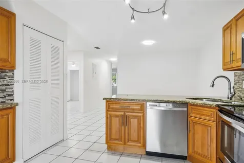 11649 NW 91st Avenue Hialeah Gardens FL 33018