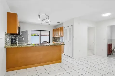 11649 NW 91st Avenue Hialeah Gardens FL 33018