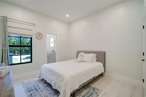 18326 SW 83rd Place Palmetto Bay FL 33157