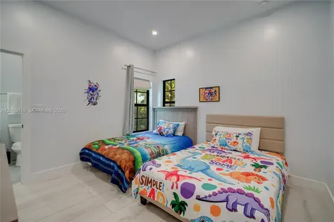 18326 SW 83rd Place Palmetto Bay FL 33157