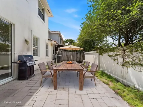 8721 SW 2nd Terrace Miami FL 33174