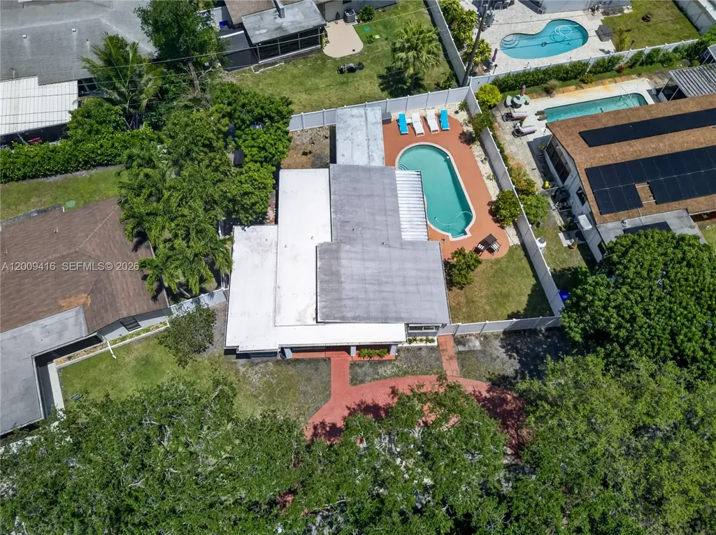 211 S 57th Way Hollywood FL 33023