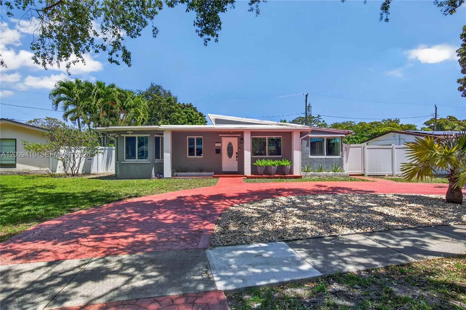 211 S 57th Way Hollywood FL 33023