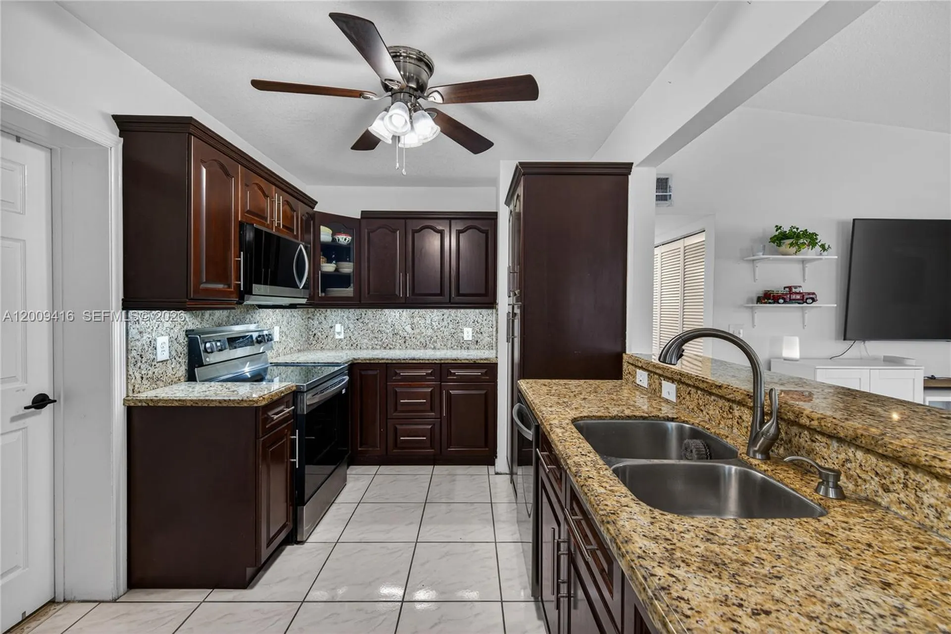 211 S 57th Way Hollywood FL 33023