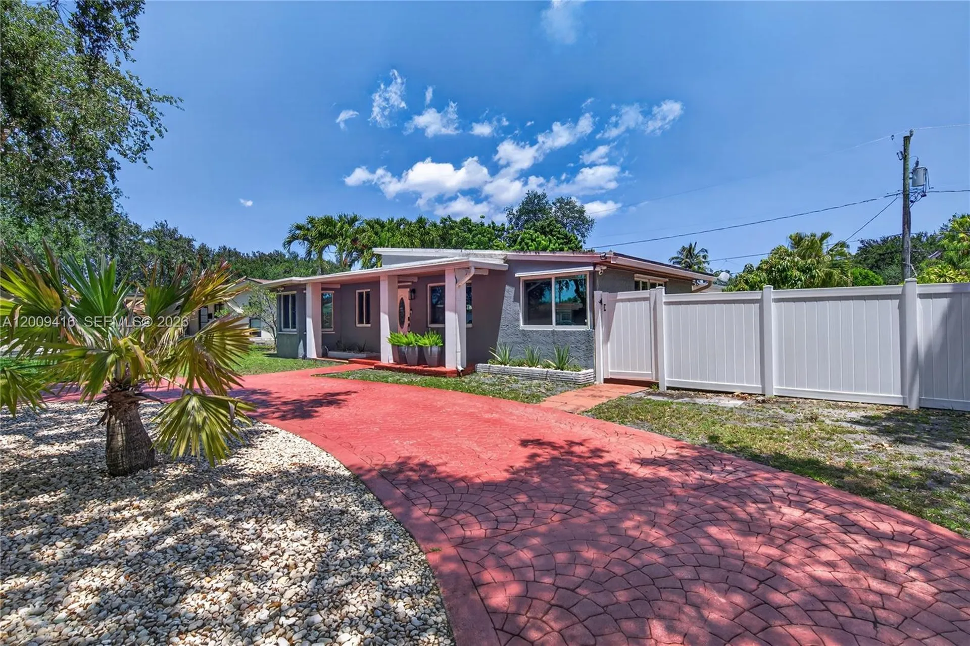 211 S 57th Way Hollywood FL 33023