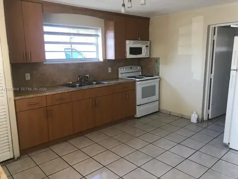 3321 SW 91st Avenue Miami FL 33165
