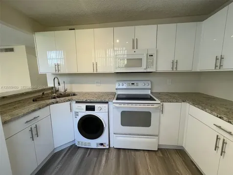 9471 Evergreen Place Davie FL 33324