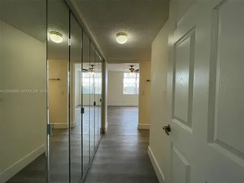 9471 Evergreen Place Davie FL 33324
