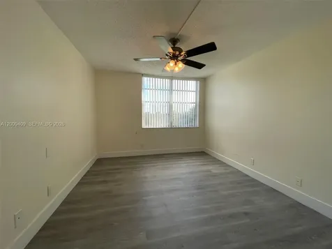 9471 Evergreen Place Davie FL 33324
