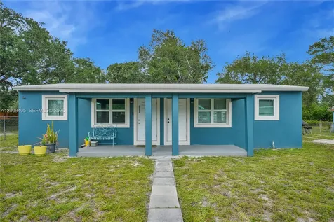 2113 NW 93rd Street Miami FL 33147