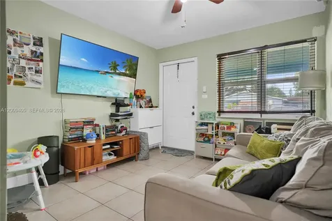 2113 NW 93rd Street Miami FL 33147
