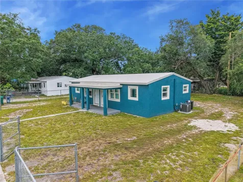 2113 NW 93rd Street Miami FL 33147