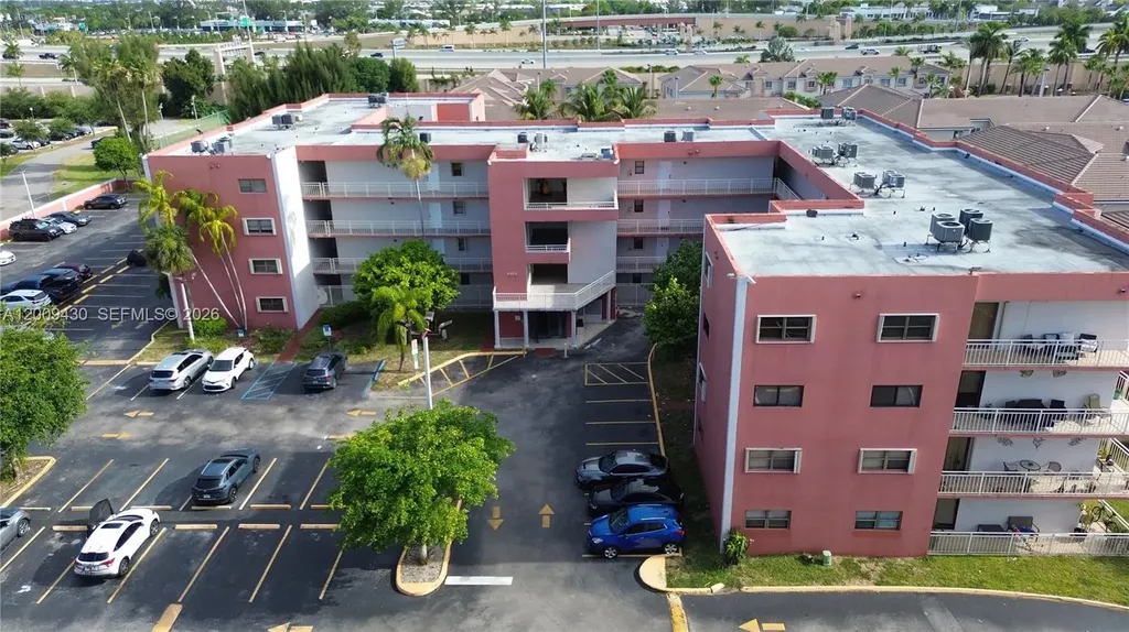 8425 NW 8th Street Miami FL 33126