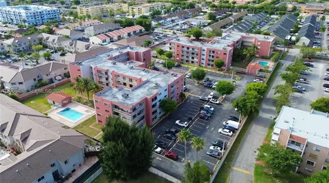 8425 NW 8th Street Miami FL 33126